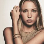 Lila Moss Photo